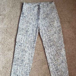 Sharagano Women's Printed Capri Pants